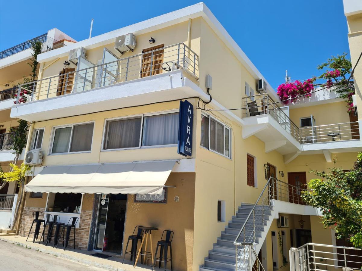 Avrahostelroom Karpathos Exteriör bild