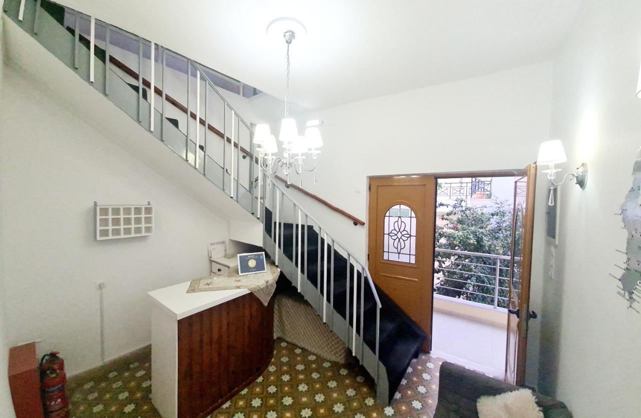Avrahostelroom Karpathos Exteriör bild